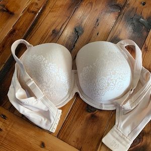 Soma 40G Embraceable. stunning support full coverage. Underwire